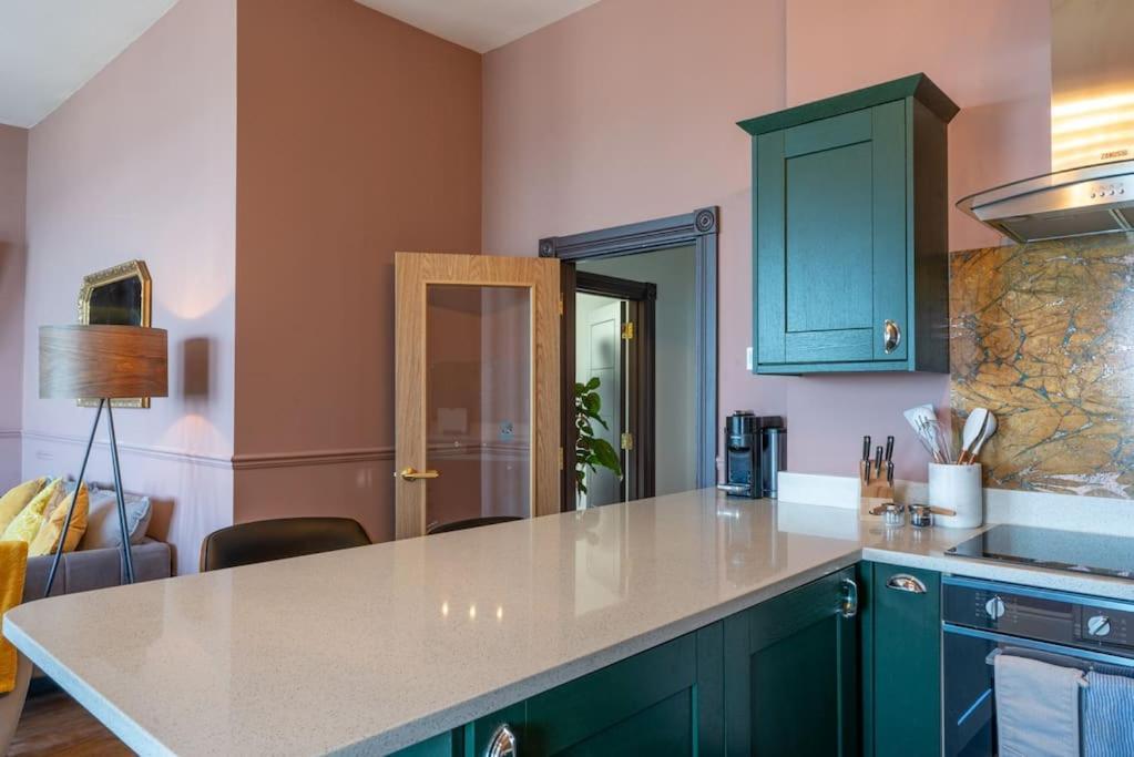 Stylish Beachfront Apartment, Sweeping Ocean Views And Luxury Touches Herne Bay Exterior foto