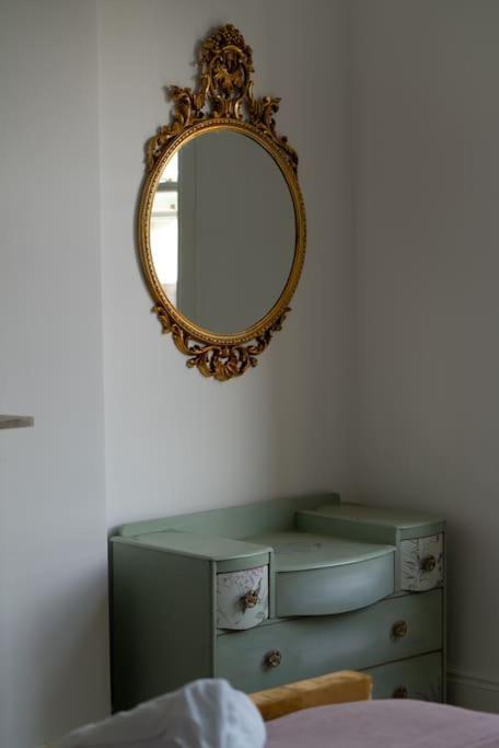 Stylish Beachfront Apartment, Sweeping Ocean Views And Luxury Touches Herne Bay Exterior foto